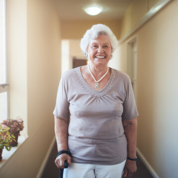 Comment installer un service de téléassistance pour personnes âgées ?